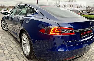 Лифтбек Tesla Model S 2019 в 