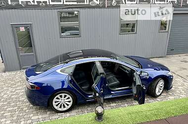 Лифтбек Tesla Model S 2019 в 