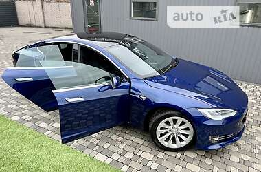 Лифтбек Tesla Model S 2019 в 