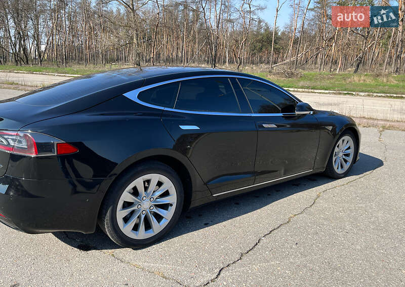 Ліфтбек Tesla Model S 2016 в Харкові
