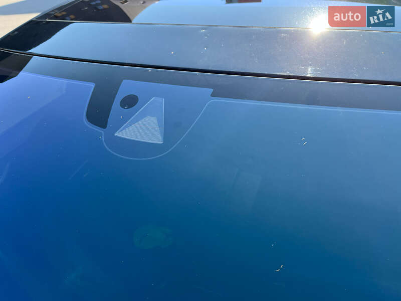 Ліфтбек Tesla Model S 2016 в Харкові