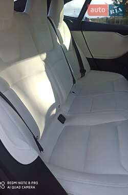 Лифтбек Tesla Model S 2017 в Умани