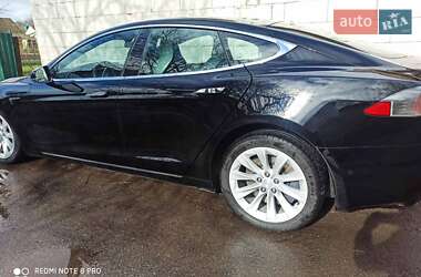 Лифтбек Tesla Model S 2017 в Умани