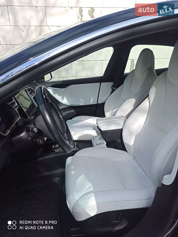 Ліфтбек Tesla Model S 2017 в Умані