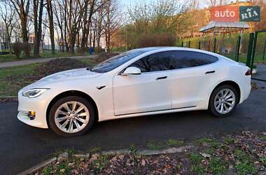 Лифтбек Tesla Model S 2018 в Киеве