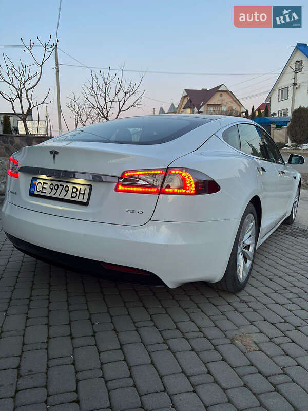 Хэтчбек Tesla Model S 2017 в Черновцах