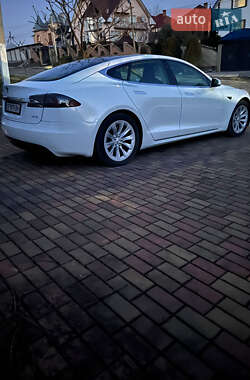 Хетчбек Tesla Model S 2017 в Чернівцях