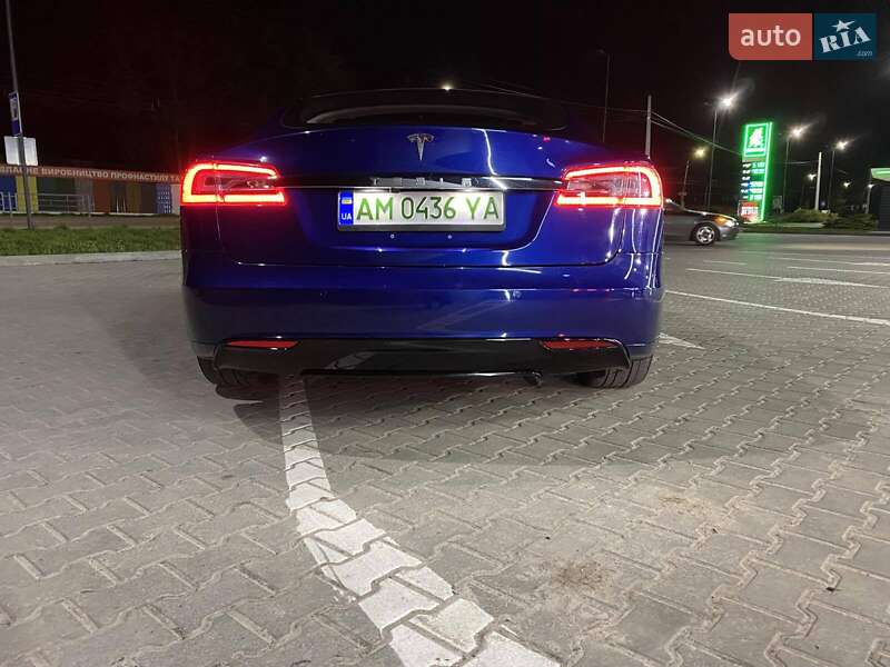 Ліфтбек Tesla Model S 2015 в Житомирі