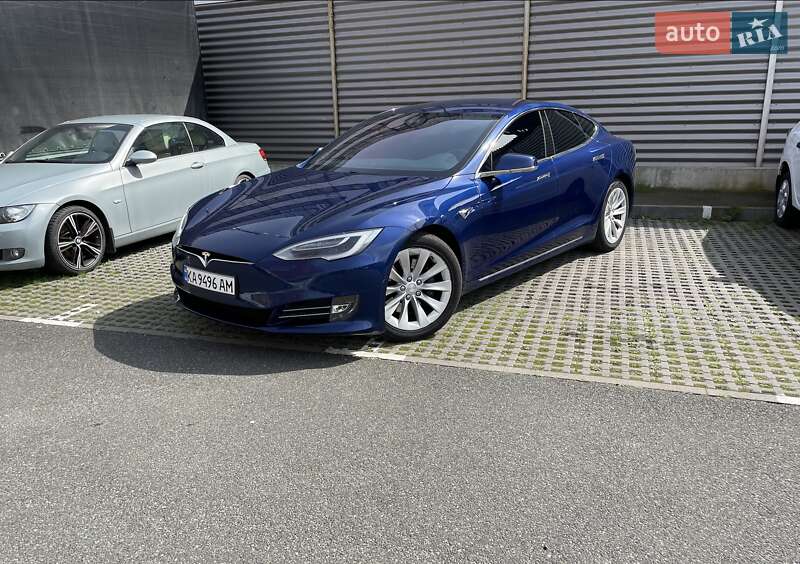 Ліфтбек Tesla Model S 2016 в Києві