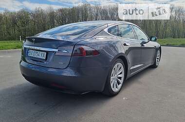 Ліфтбек Tesla Model S 2017 в Дунаївцях