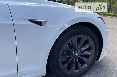 Ліфтбек Tesla Model S 2017 в 