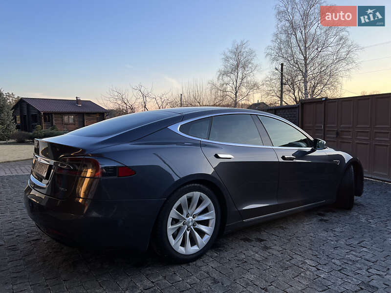 Ліфтбек Tesla Model S 2016 в Харкові