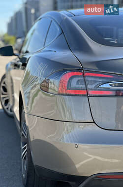 Ліфтбек Tesla Model S 2015 в Києві