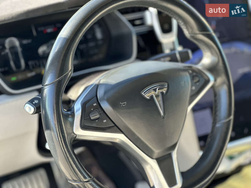 Ліфтбек Tesla Model S 2015 в Києві