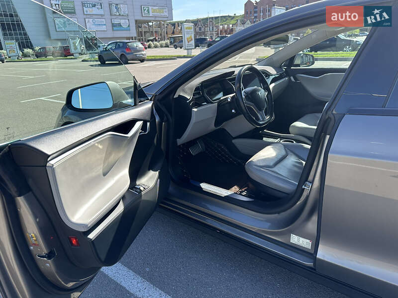 Ліфтбек Tesla Model S 2015 в Києві