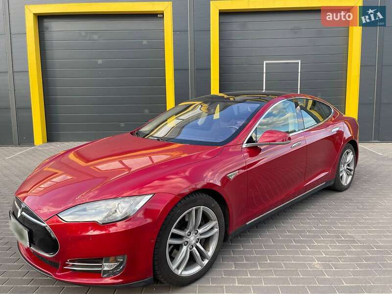 Лифтбек Tesla Model S 2014 в Мукачево
