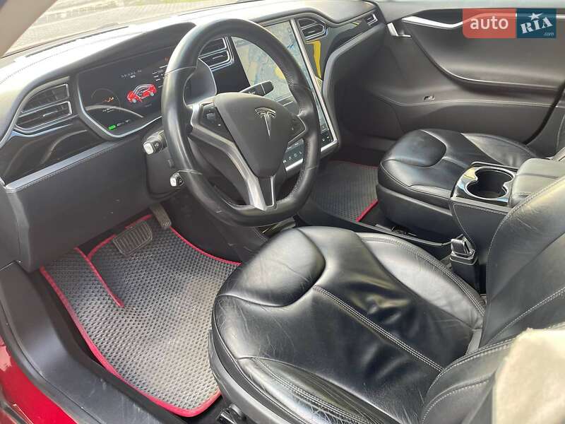 Лифтбек Tesla Model S 2014 в Мукачево