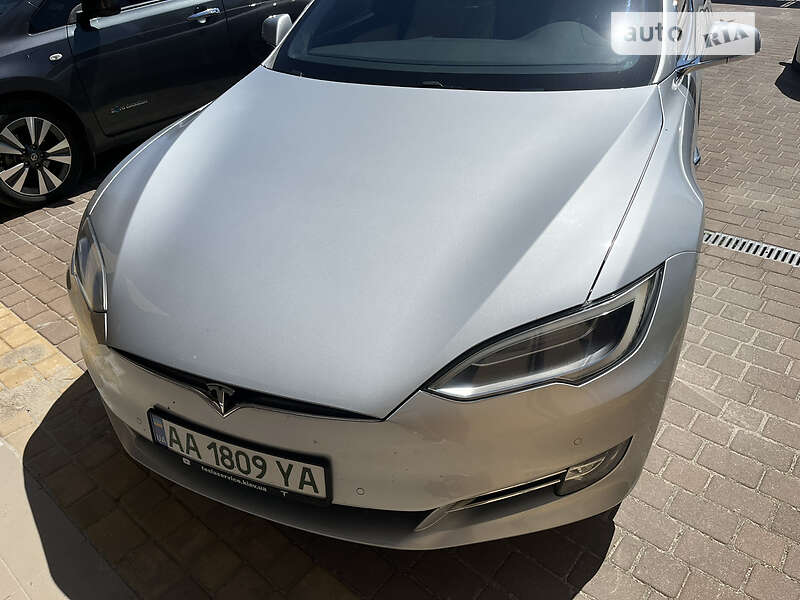 Лифтбек Tesla Model S 2017 в Запорожье