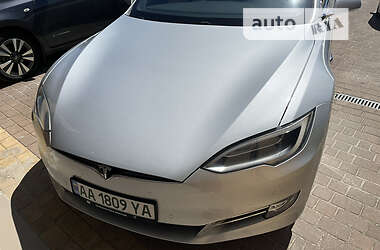 Лифтбек Tesla Model S 2017 в Запорожье