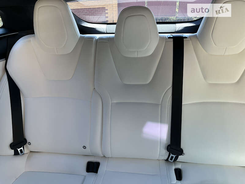 Лифтбек Tesla Model S 2017 в Запорожье фото 15 Лифтбек Tesla Model S 2017 в Запорожье