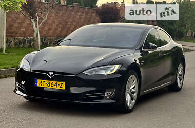 Лифтбек Tesla Model S 2018 в Ровно