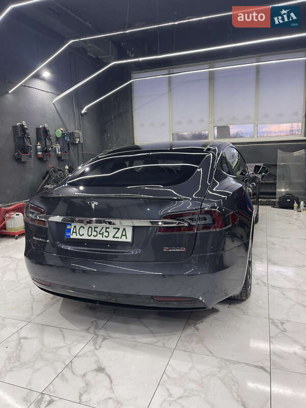 Седан Tesla Model S 2018 в Луцьку