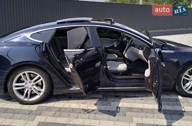 Лифтбек Tesla Model S 2013 в 
