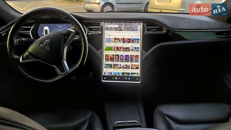 Ліфтбек Tesla Model S 2016 в Вінниці