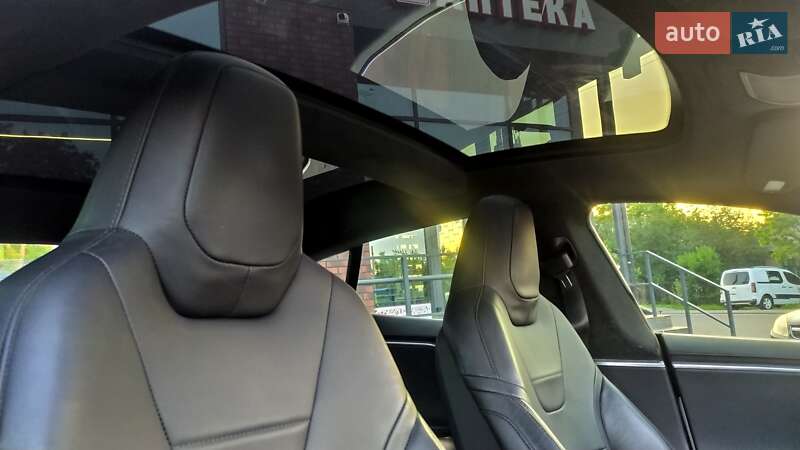 Ліфтбек Tesla Model S 2016 в Вінниці