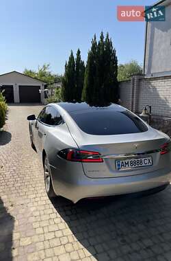 Лифтбек Tesla Model S 2018 в Житомире