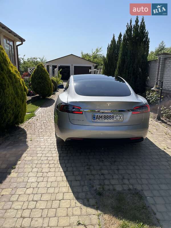 Ліфтбек Tesla Model S 2018 в Житомирі