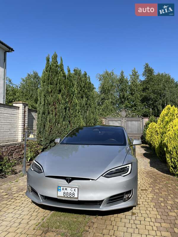 Tesla Model S 2018
