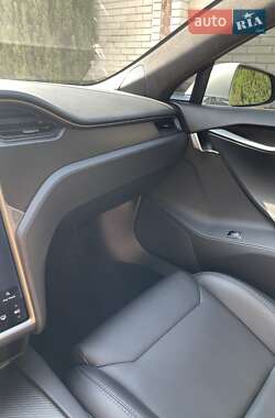 Лифтбек Tesla Model S 2018 в Житомире