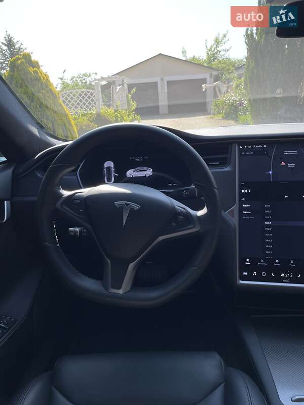 Лифтбек Tesla Model S 2018 в Житомире