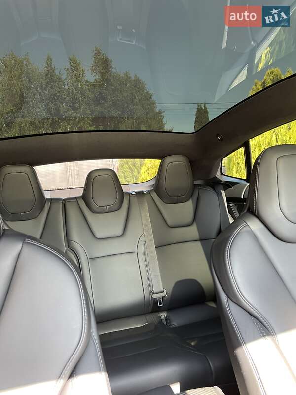 Ліфтбек Tesla Model S 2018 в Житомирі