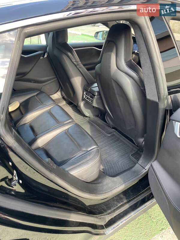 Ліфтбек Tesla Model S 2015 в Миколаєві