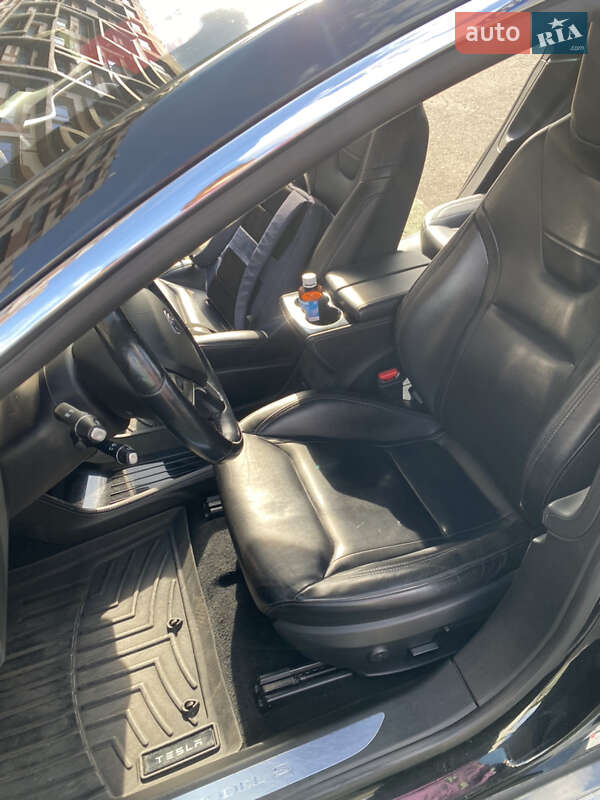Ліфтбек Tesla Model S 2015 в Миколаєві