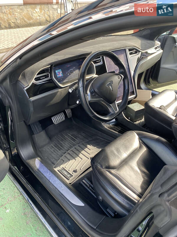 Ліфтбек Tesla Model S 2015 в Миколаєві