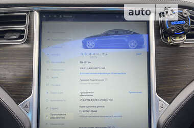 Лифтбек Tesla Model S 2014 в 