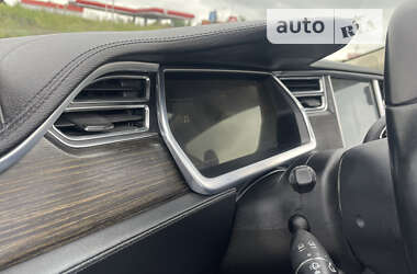 Лифтбек Tesla Model S 2014 в 
