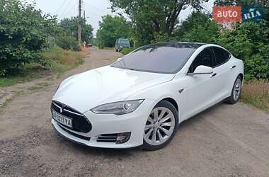 Ліфтбек Tesla Model S 2016 в Запоріжжі
