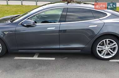 Лифтбек Tesla Model S 2015 в Киеве