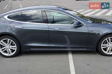 Лифтбек Tesla Model S 2015 в Киеве