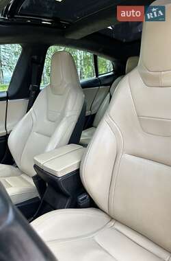 Лифтбек Tesla Model S 2015 в Житомире