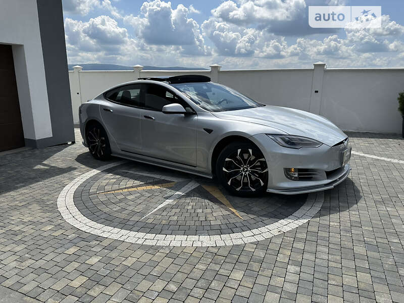 Лифтбек Tesla Model S 2017 в Львове фото 15 Лифтбек Tesla Model S 2017 в Львове