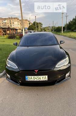 Ліфтбек Tesla Model S 2017 в Світловодську