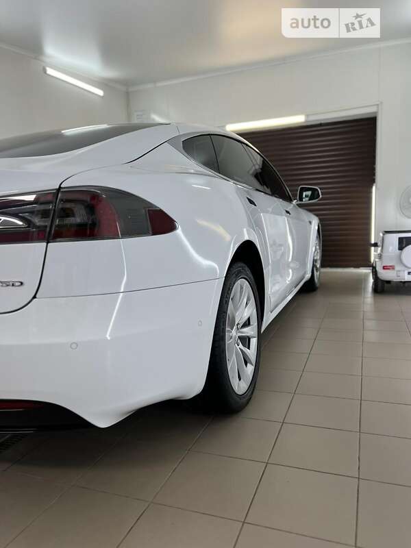 Лифтбек Tesla Model S 2016 в Харькове