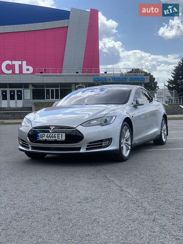 Tesla Model S
