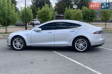 Лифтбек Tesla Model S 2015 в Запорожье