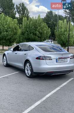 Лифтбек Tesla Model S 2015 в Запорожье